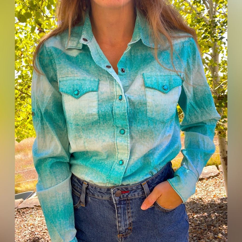 Cruel girl western bright blue gradient pearl snap button down